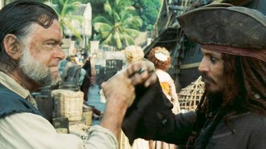 el protagonista de piratas del caribe quiere que johnny depp vuelva a ser jack sparrow