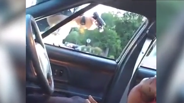 policia en minnesota balea a un hombre de la raza negra y es transmitido en vivo por facebook