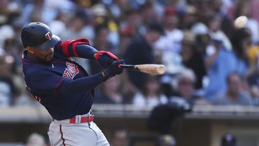 Buxton y Correa conectan jonrones; Mellizos vencen a Padres