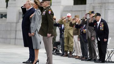 Veteranos de guerra acompañan a Trump en Día de la Victoria