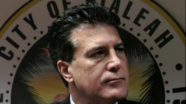 Alcalde de Hialeah se muestra ajeno a los rumores de un tercer mandato