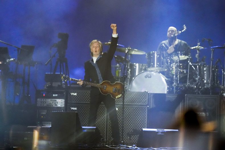 Paul McCartney durante su concierto en el Corona Capital en la Ciudad de México el domingo 17 de noviembre de 2024. (Foto AP/Eduardo Verdugo)