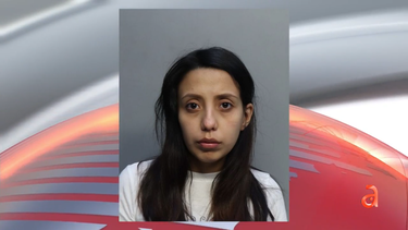 arrestan a madre por supuestamente golpear brutalmente a su hijo
