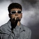 ARCHIVO - Quevedo actúa durante el festival de música Coca-Cola Flow Fest en la Ciudad de México, el 26 de noviembre de 2023. (Foto AP/Alejandro Godinez, archivo)