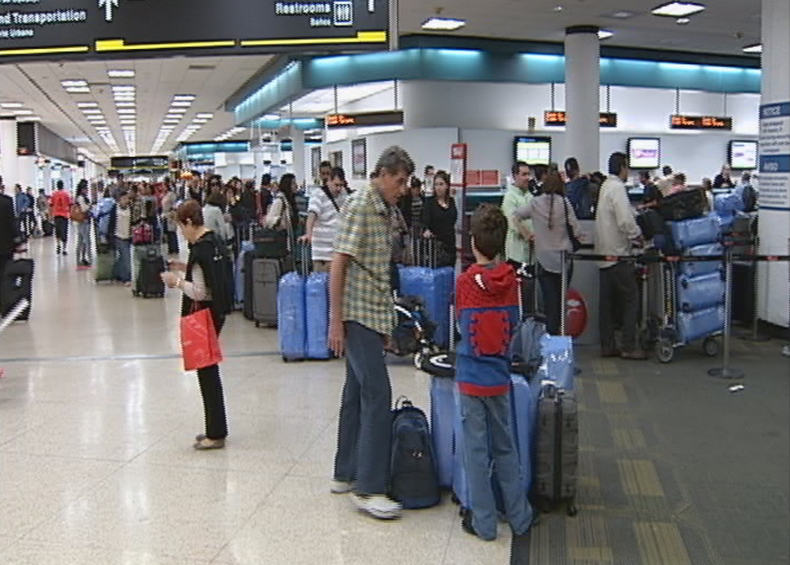 viajeros aeropuerto.png