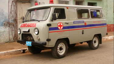 cubanos denuncian la falta de ambulancias en la isla