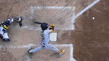 Piratas derrotan 8-6 a Cerveceros con cuatro jonrones