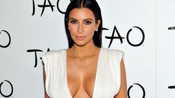 el insolito regalo de navidad de kim kardashian a sus empleados