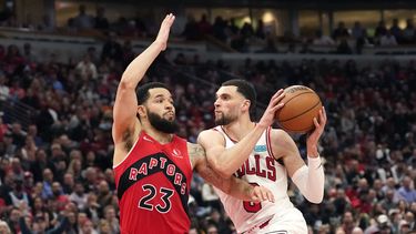 DeRozan y LaVine impulsan a Bulls a vencer 113-99 a Raptors