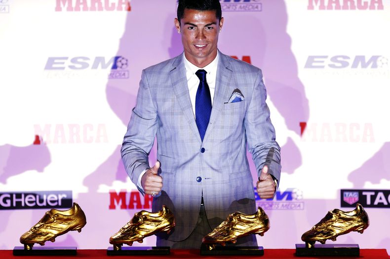 DEP-FUT_CR7-BOTA_DE_ORO-0.jpg