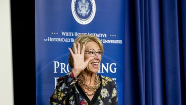 EEUU: Anulan directrices sobre agresión sexual en escuelas