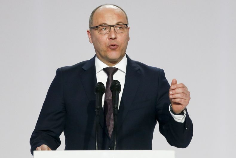 ARCHIVO - El presidente del parlamento ucraniano, Andriy Parubiy, habla en Kiev, Ucrania, el martes 29 de enero de 2019. (AP Foto/Efrem Lukatsky, archivo)