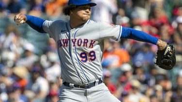 Walker receta 10 ponches por Mets para doblegar a Angelinos