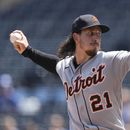 Michael Lorenzen de los Tigres de Detroit lanza contra los Reales de Kansas City, el jueves 20 de julio de 2023. (AP Foto/Charlie Riedel)
