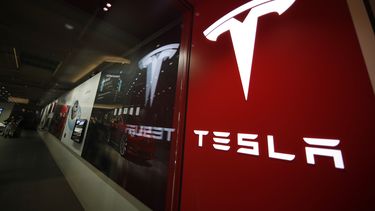 Las acciones de Tesla han caído casi 70% en el año