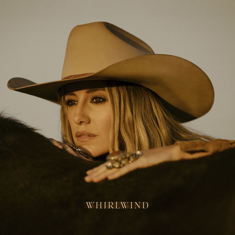 En esta portada proporcionada por BBR Music Group-BMG Nashville, Whirlwind de Lainey Wilson. (BBR Music Group/BMG Nashville vía AP)