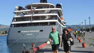 el primer crucero del ano trae a santiago de cuba unos 200 turistas de alemania