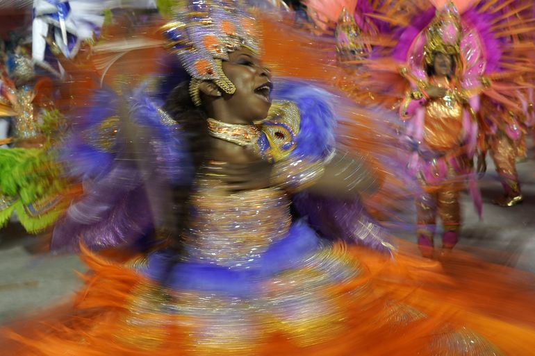 Carnaval de Río se posterga a abril debido a ómicron