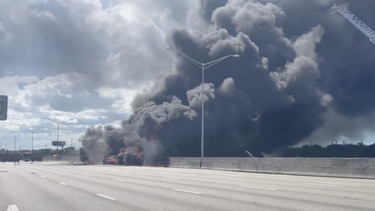 incendio de un camion de combustible en delray beach provoca cierres en la i-95