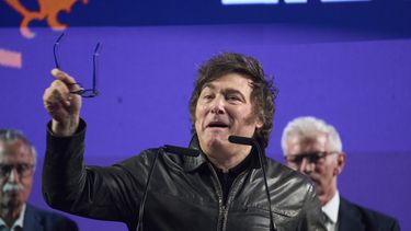 El presidente de Argentina, Javier Milei, en su discurso al cierre de campaña de Manuel Adorni, candidato a las elecciones para la legislatura de la ciudad de Buenos Aires, en Buenos Aires, Argentina, el miércoles 14 de mayo de 2025. (AP Foto/Rodrigo Abd)