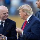 El presidente estadounidense Donald Trump conversa con el presidente de la FIFA Gianni Infantino durante la ceremonia de premiación tras la final del Mundial entre España y Argentina, el domingo 19 de julio de 2026, en East Rutherford, Nueva Jersey. (AP Foto/Ashley Landis)