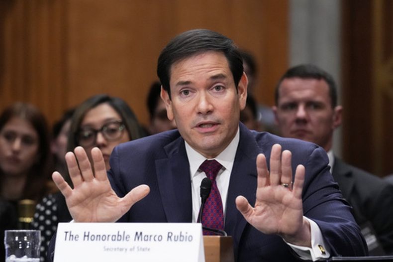 El secretario de Estado, Marco Rubio, comparece el miércoles 28 de enero de 2026 ante la Comisión de Relaciones Exteriores del Senado, con el fin de explicar la política del presidente Donald Trump hacia Venezuela luego de la incursión militar estadounidense que derrocó al entonces presidente Nicolás Maduro, en el Capitolio en Washington. (AP Foto/J. Scott Applewhite)