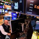 Un logotipo de ExxonMobil en una pantalla en sede de la Bolsa de Nueva York, el 2 de marzo de 2026. (Foto AP/Seth Wenig)