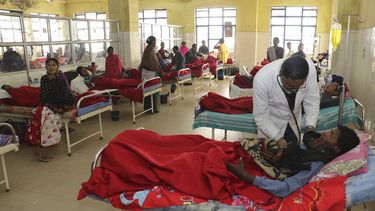 India: suben a 150 los muertos por tomar alcohol adulterado
