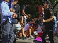 policia reprime marcha de orgullo gay en turquia