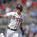 Riley pega hit productor en 12mo; Bravos ganan a Nacionales