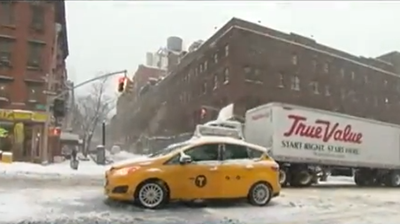 Una tormenta de nieve que ha sido catalogada como catastrofica, azota el este del pais.
