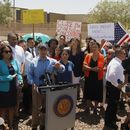 Legislador texano difunde video de migrantes detenidas