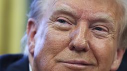 El presidente estadounidense Donald Trump en el Despacho Oval de la Casa Blanca, en Washington, el martes 25 de febrero de 2025. (Pool vía AP)