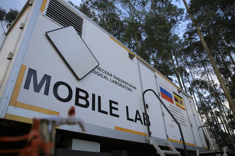 Un laboratorio móvil para realizar pruebas de detección del ébola en Butembo, República Democrática del Congo, el miércoles 30 de septiembre de 2026. (AP Foto/Sebastien Kitsa Musayi)