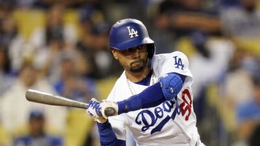 Dodgers se refuerzan con Freeman para pelear por el título