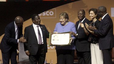 UNESCO otorga premio de la paz a Angela Merkel