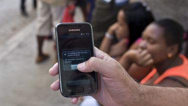 lanzan en miami servicio con llamadas gratuitas a cuba