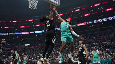 Clippers amplían buena racha tras arrollar 138-100 a Spurs