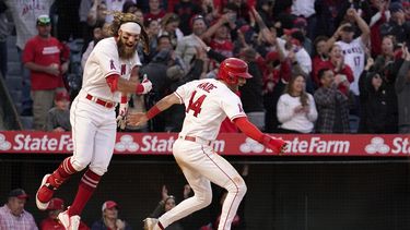 Wade anota en la 9na; Angelinos superan a Marlins