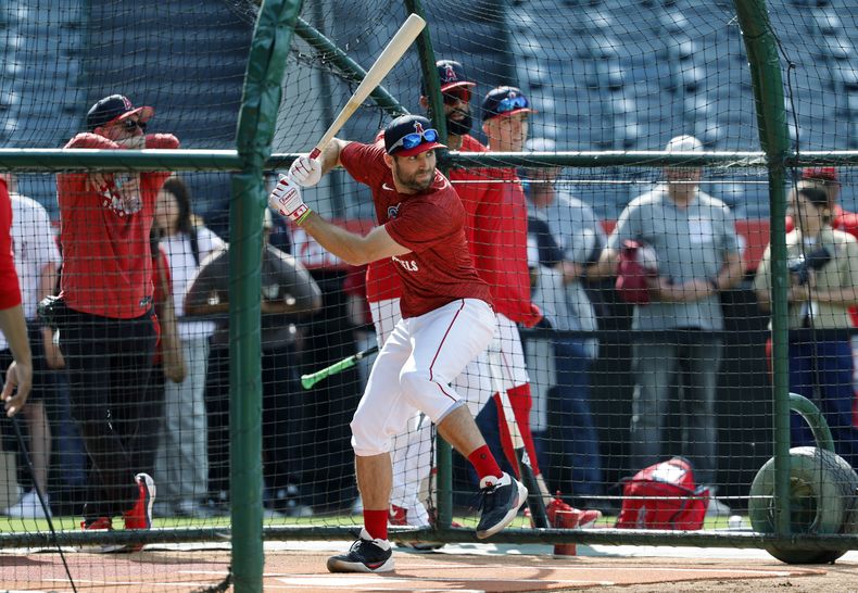 Chris Taylor de los Angelinos de Los Ángeles en la práctica de bateo antes de su primer encuentro con el equipo ante los Yankees de Nueva York el lunes 26 de mayo del 2025. (AP Foto/Kevork Djansezian)