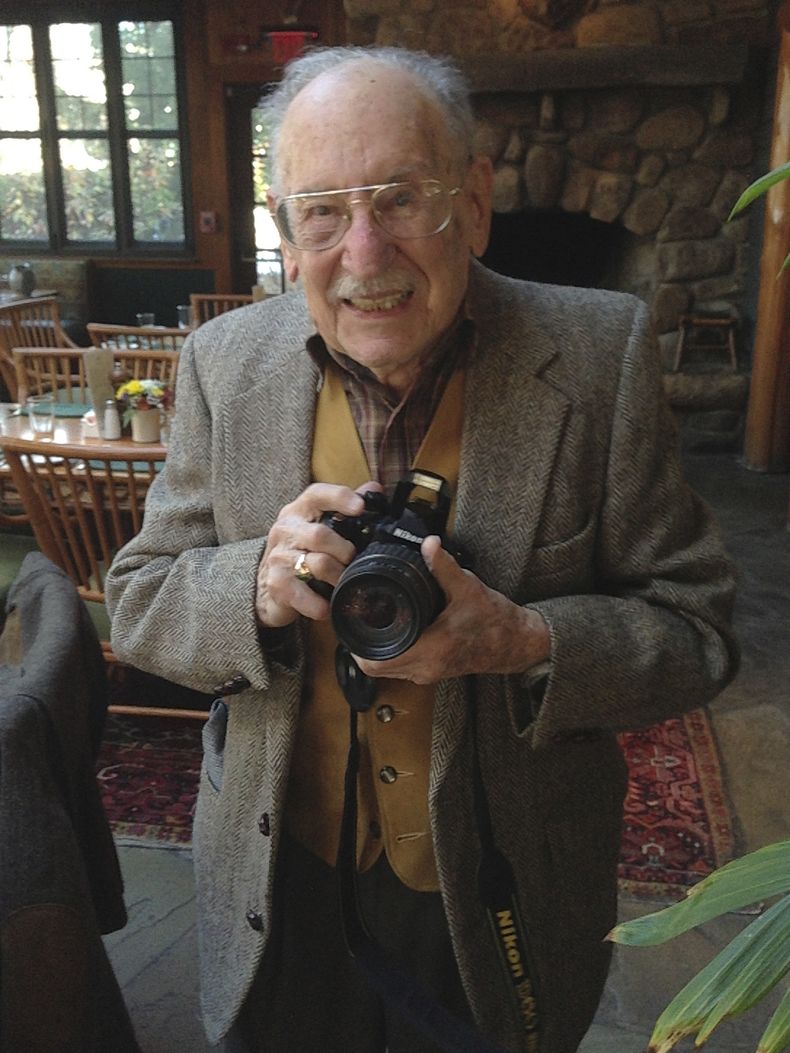 AMN-GEN_FOTOGRAFO_AP-DECESO-0.jpg