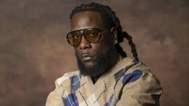 Burna Boy posa para un retrato el jueves 8 de mayo de 2025, en Nueva York. (Foto AP/Gary Gerard Hamilton)