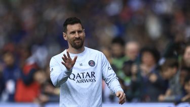 Lionel Messi del Paris Saint-Germain previo al partido de la liga francesa ante Lorient, el domingo 30 de abril de 2023, en París. (AP Foto/Aurelien Morissard)