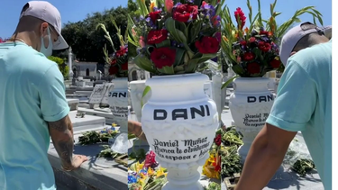 video: el reguetonero cubano yomil visito la tumba de el dani a 8 meses de su muerte