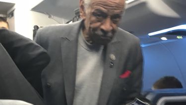 Pelosi pide la renuncia de Conyers, señalado de acoso sexual