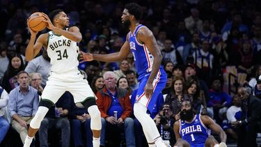 Triple de Matthews da la ventaja a Bucks; derrotan a 76ers