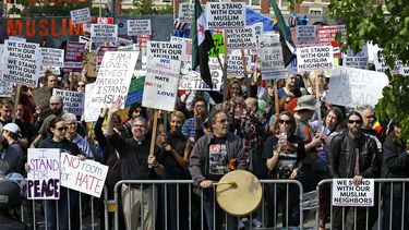 eeuu: protestan contra la ley islamica; hubo contra-marchas