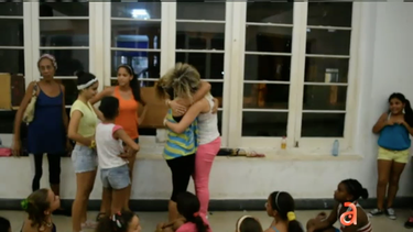 bailarina del show el happy hour sorprende a su mama en cuba