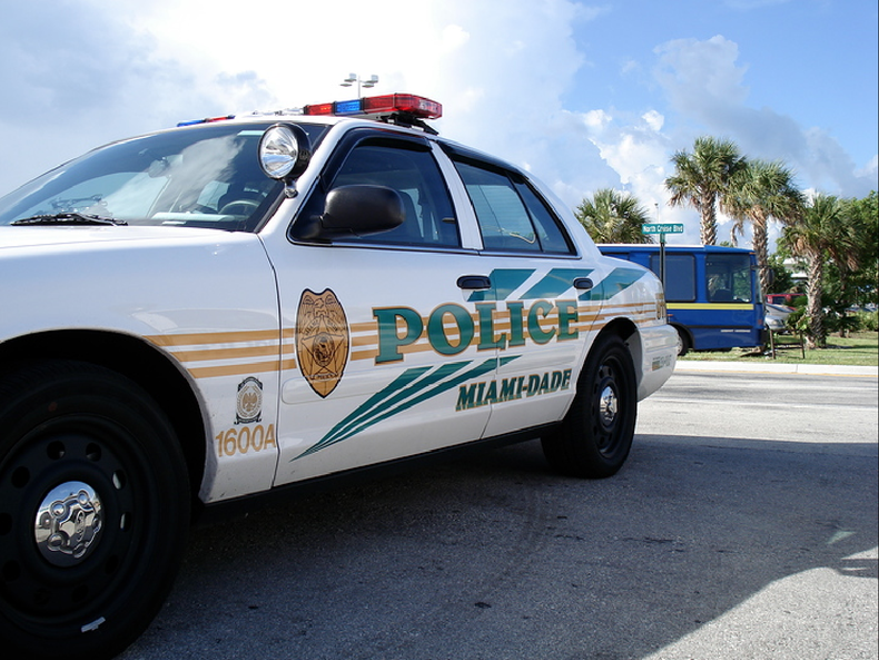 Policia de Miami Dade