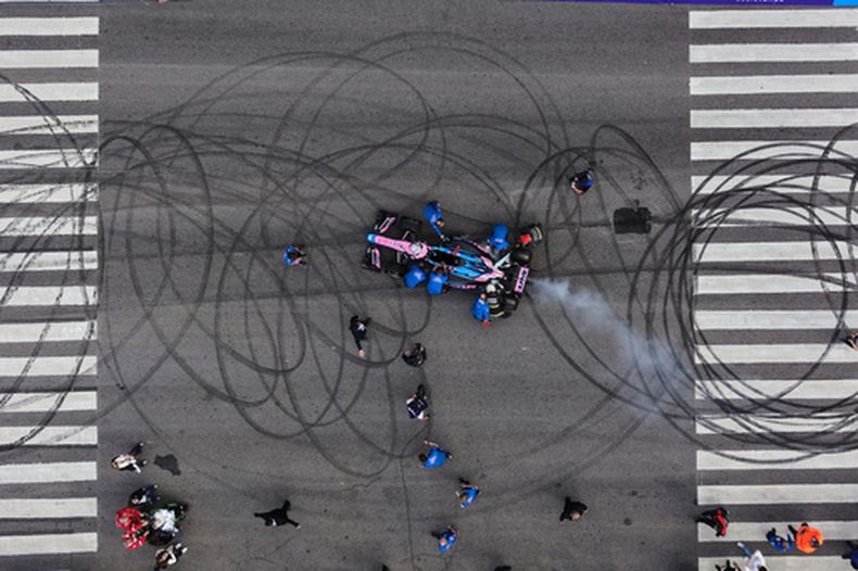El piloto argentino Franco Colapinto durante una exhibición, el domingo 26 de abril de 2026, en Buenos Aires. (AP Foto/Rodrigo Abd)
